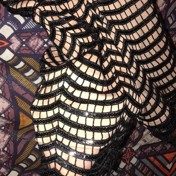 Black sequined romper - Picture 2 of 5
